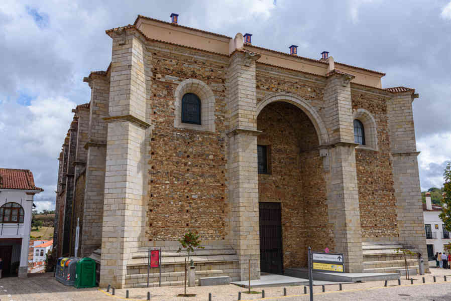 Huelva - Aracena 12 - parroquia de Nuestra Señora de la Asunción.jpg